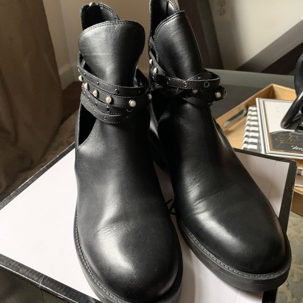 Pre-Loved Nine West Booties - Size 10